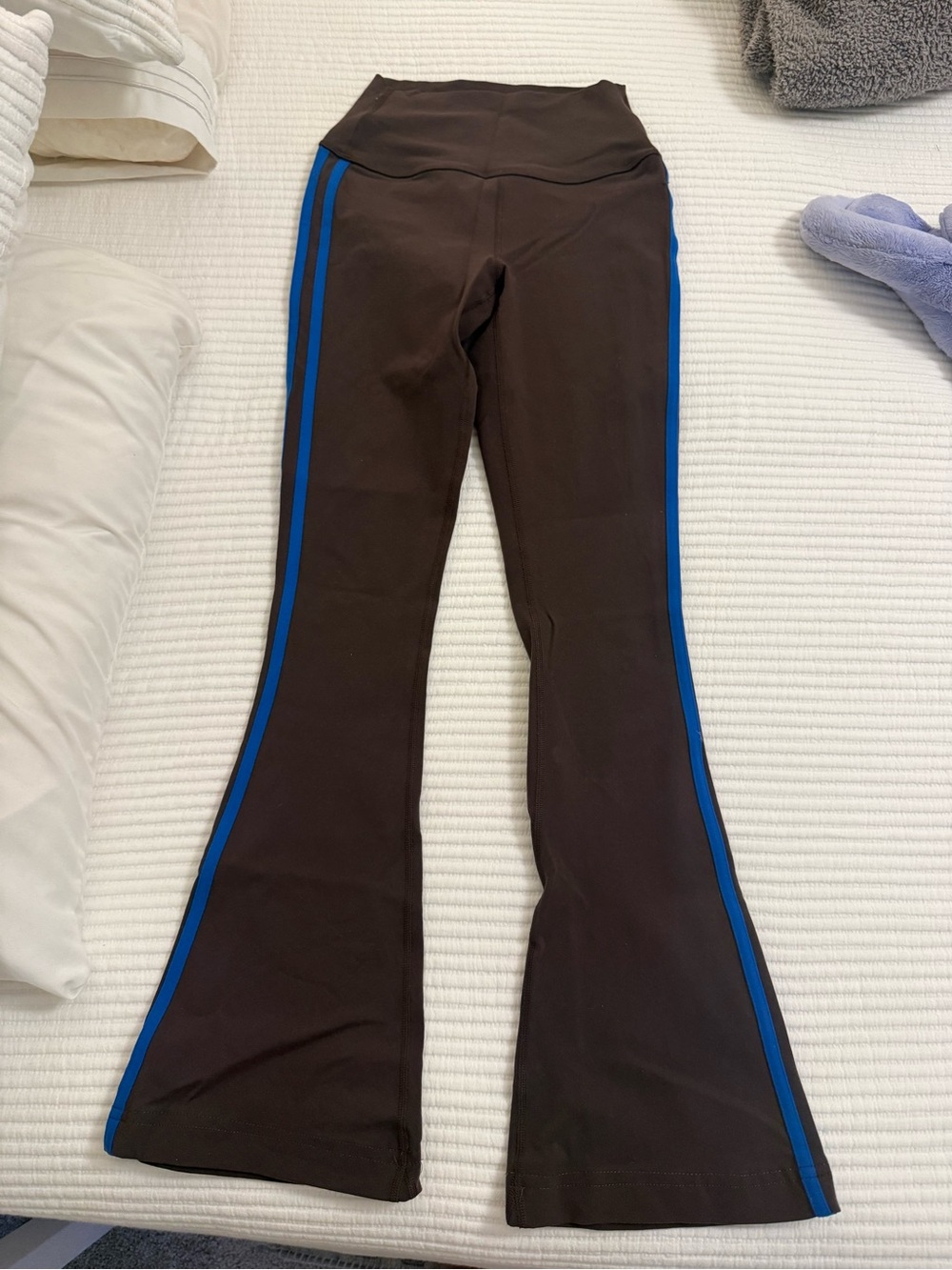 Women’s Brown & Blue Splits 59 Crop Tank and Leggings Set - Picture 3 of 5